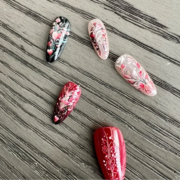 ♥️ 24 Pcs Hearts & Roses Press on Nail Set Almond Medium Length Fake Nails - Picture 5 of 10